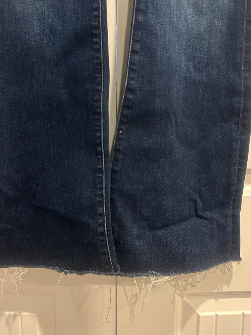 Mother The Weekender Fray in Mint Condition Dark Wash Jeans Women's Size 30 - Picture 5 of 12